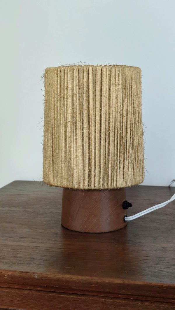 Lampe années 60 en teck et corde – Image 2