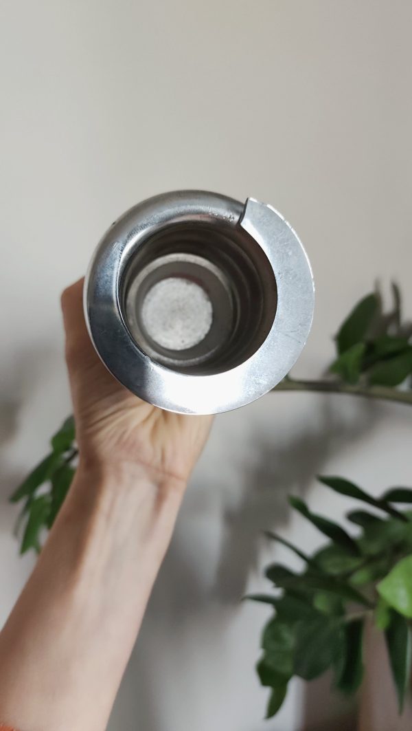 Grand pot porte-stylo "ressort" en acier – Design années 70 – Image 4