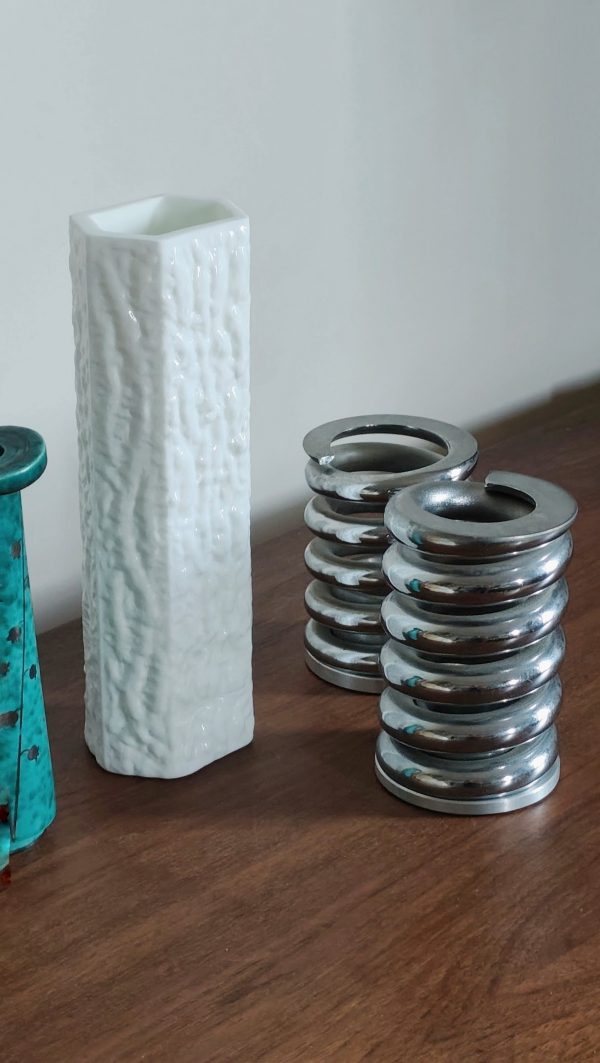 Grand pot porte-stylo "ressort" en acier – Design années 70 – Image 7