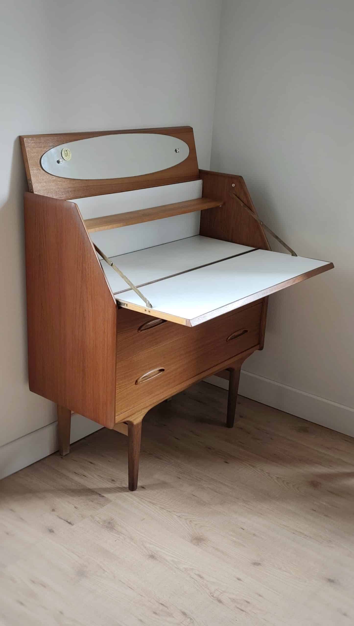 Réservé - Coiffeuse / Secrétaire vintage en teck par Ib Kofod-Larsen — Danemark, années 60 – Image 9