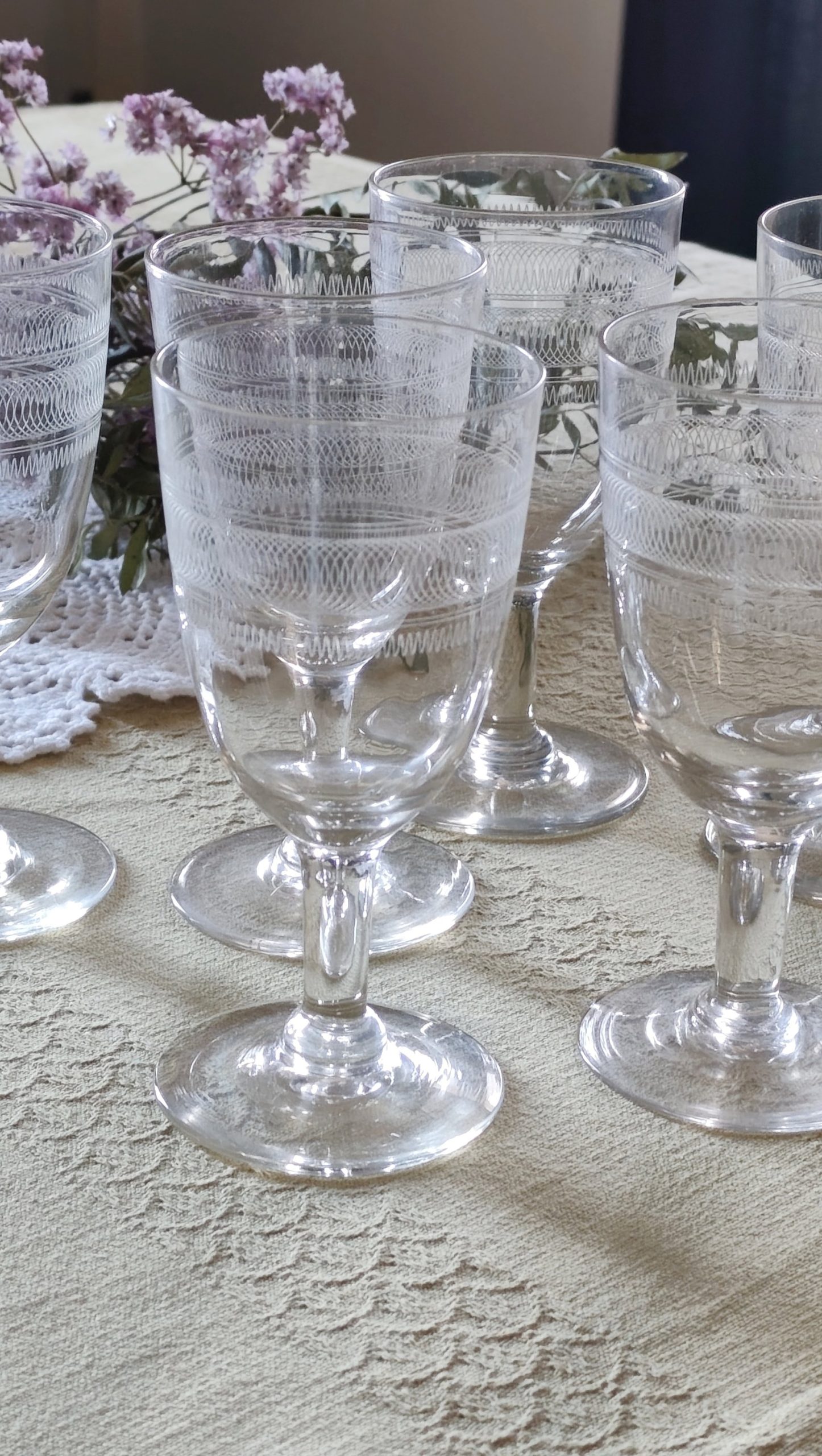 Lot de verres bistrot anciens – Image 2