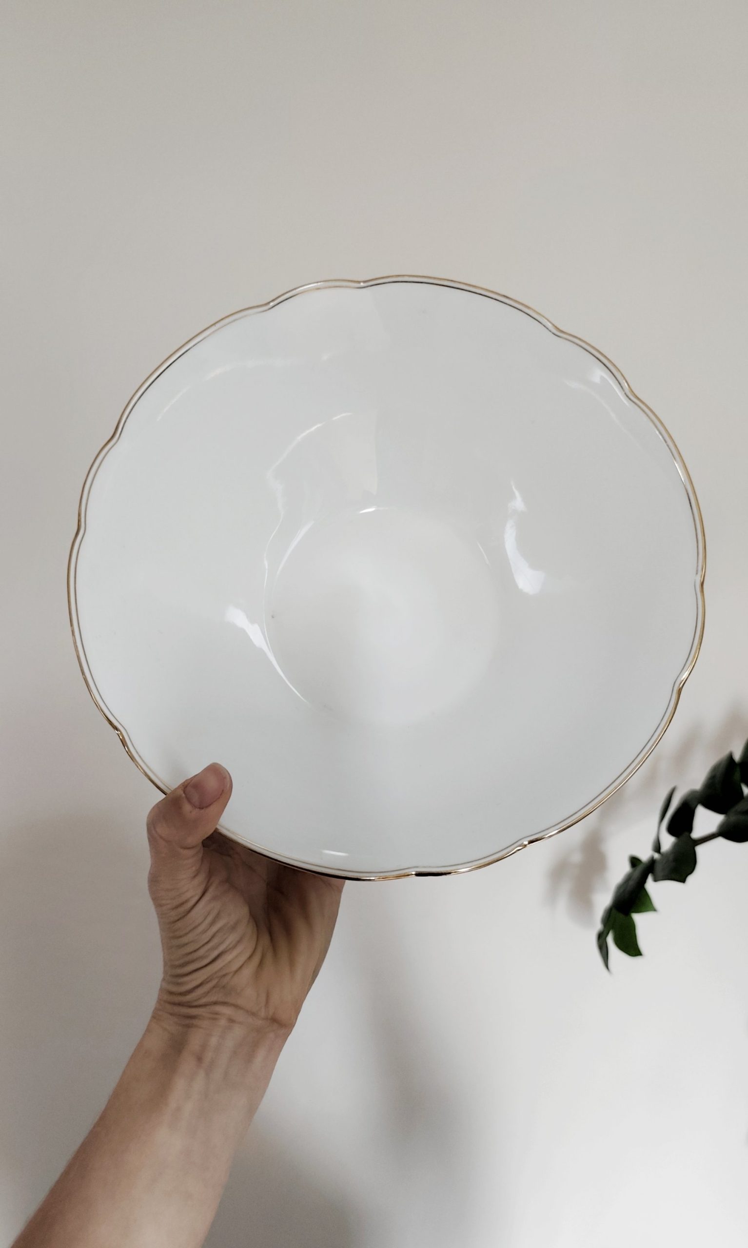 Trio de plats vintage en porcelaine – Image 3