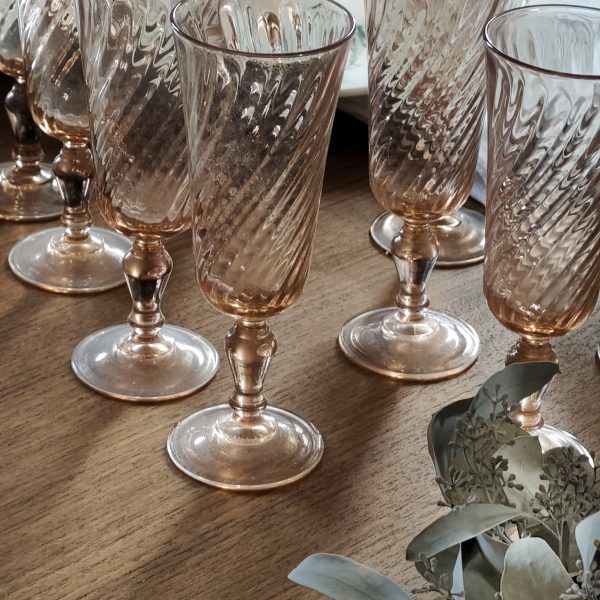 Série de 10 flûtes Rosaline vintage en verre rose