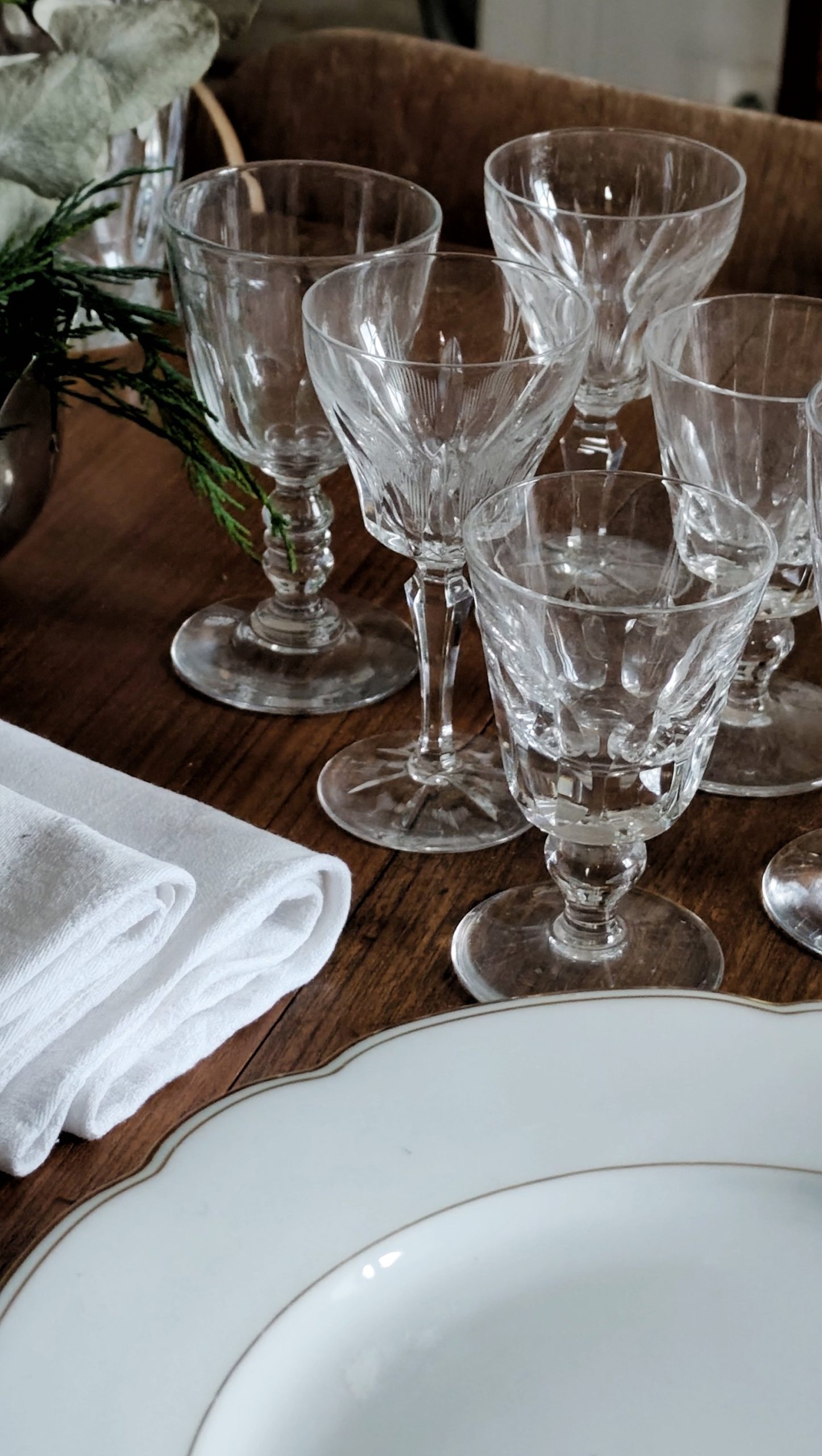 Service de 6 verres à liqueur dépareillés en cristal "Héritage et prestige" – Image 2