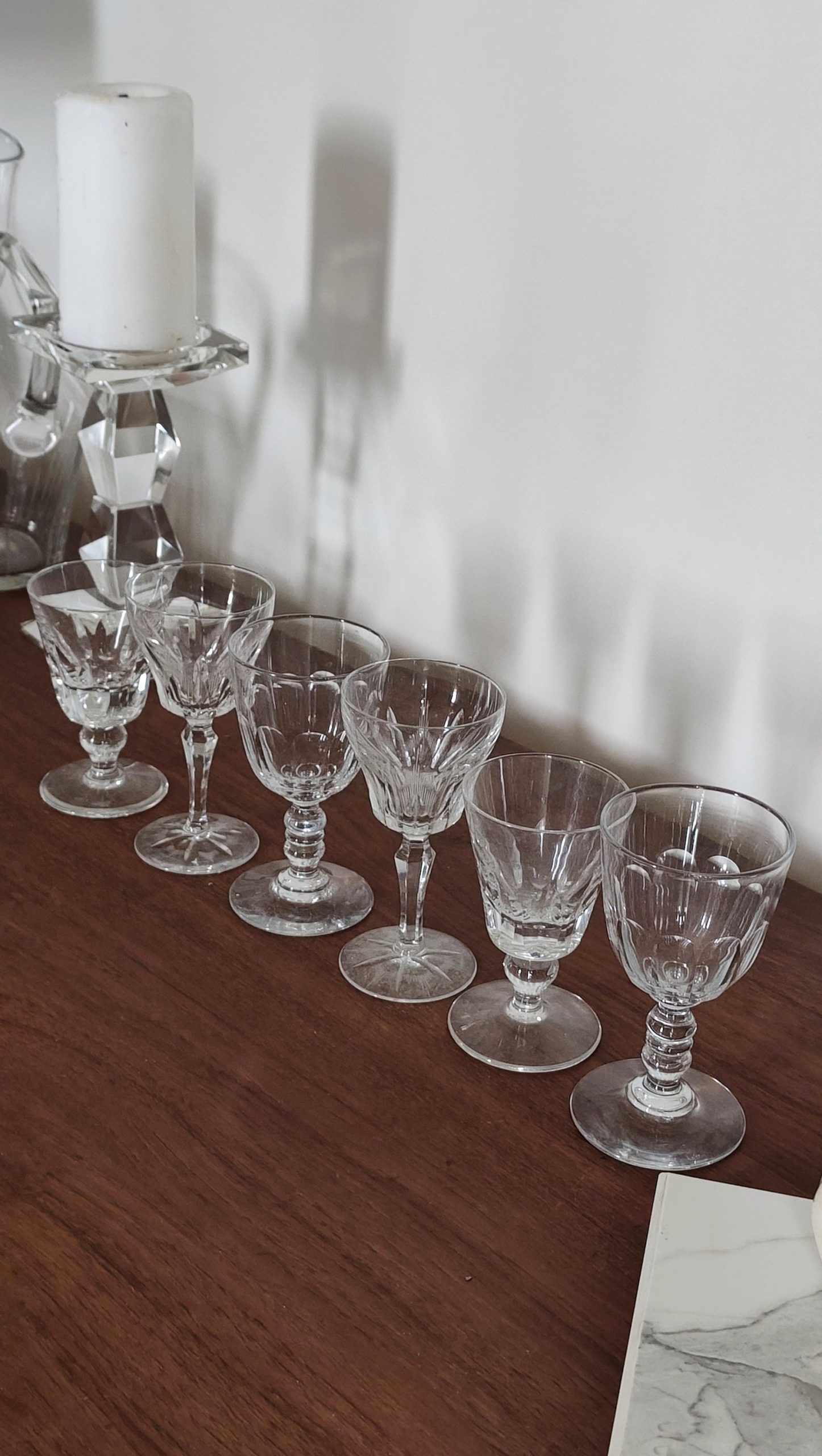 Service de 6 verres à liqueur dépareillés en cristal "Héritage et prestige" – Image 5