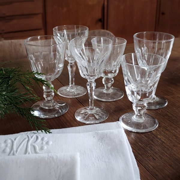 Service de 6 verres à liqueur dépareillés en cristal "Héritage et prestige"