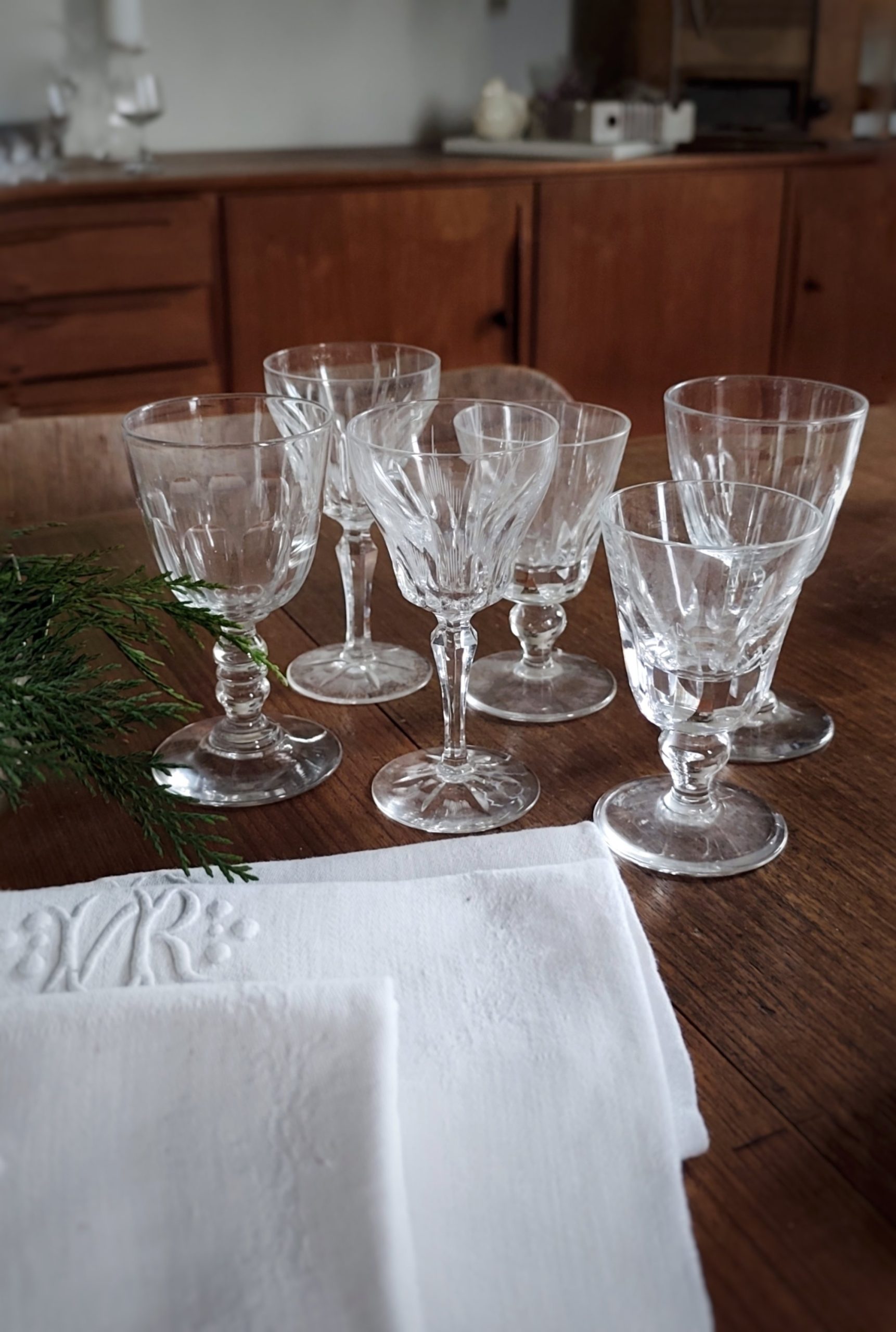 Service de 6 verres à liqueur dépareillés en cristal "Héritage et prestige"