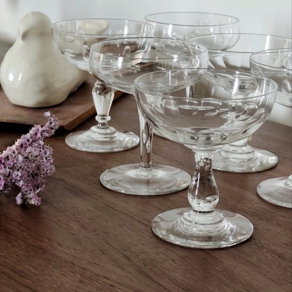 Service dépareillé de 6 anciennes coupes à champagne en cristal