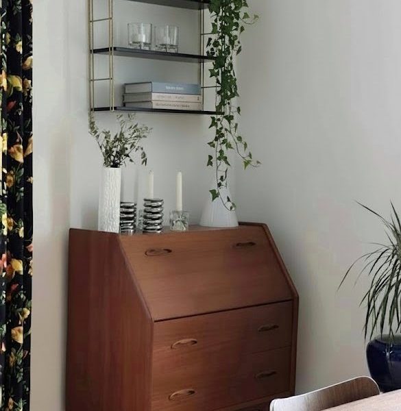 Étagère string années 60, marron