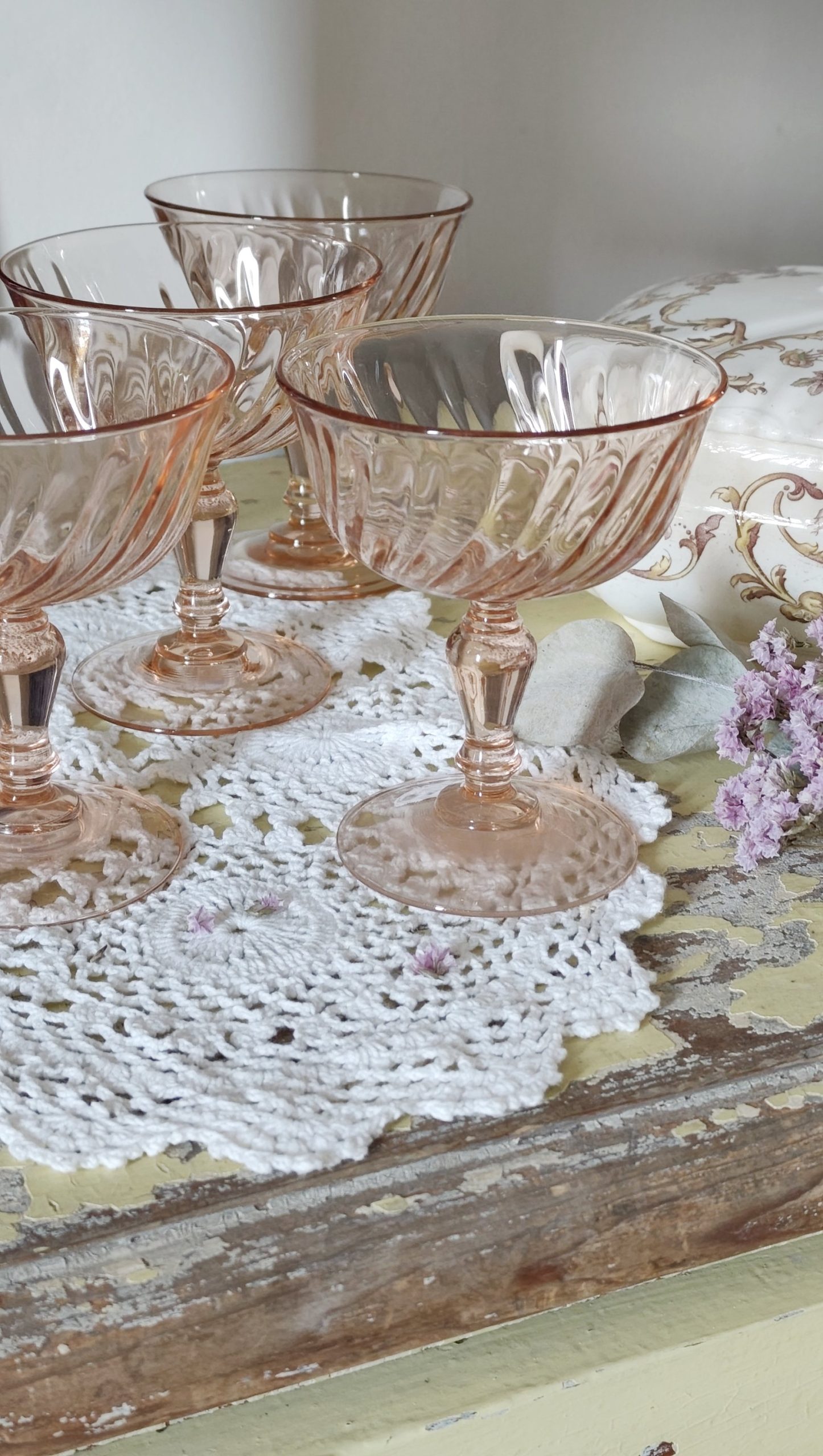 Coupes à champagne Rosaline vintage – Image 2
