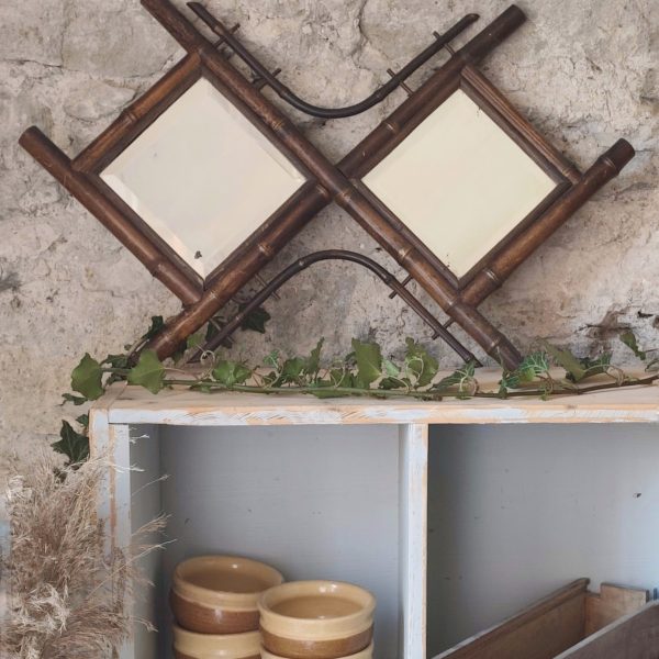Ancien miroir en bambou