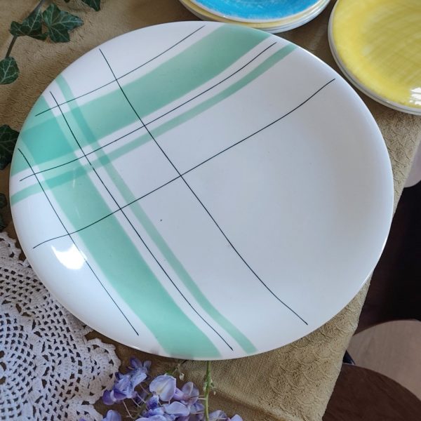 Ancien grand plat Salins à carreaux