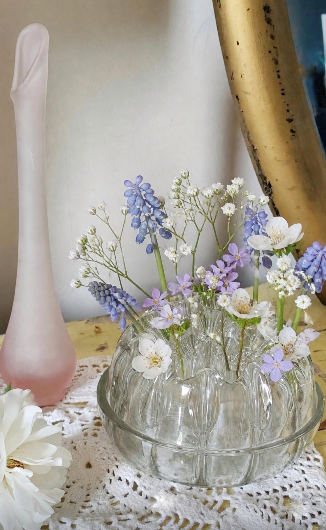 Réservé - Très grand pique-fleurs en verre – Image 2
