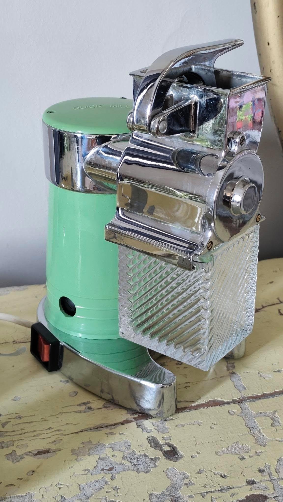 Râpe à fromage électrique vintage Quick Mill – Vert Pop & Chrome – Italie, années 60/70 – Image 2