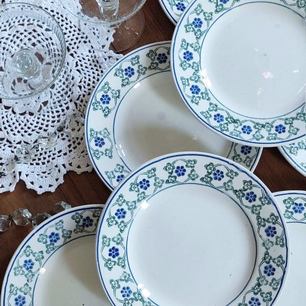 Série de 7 assiettes à dessert vintage