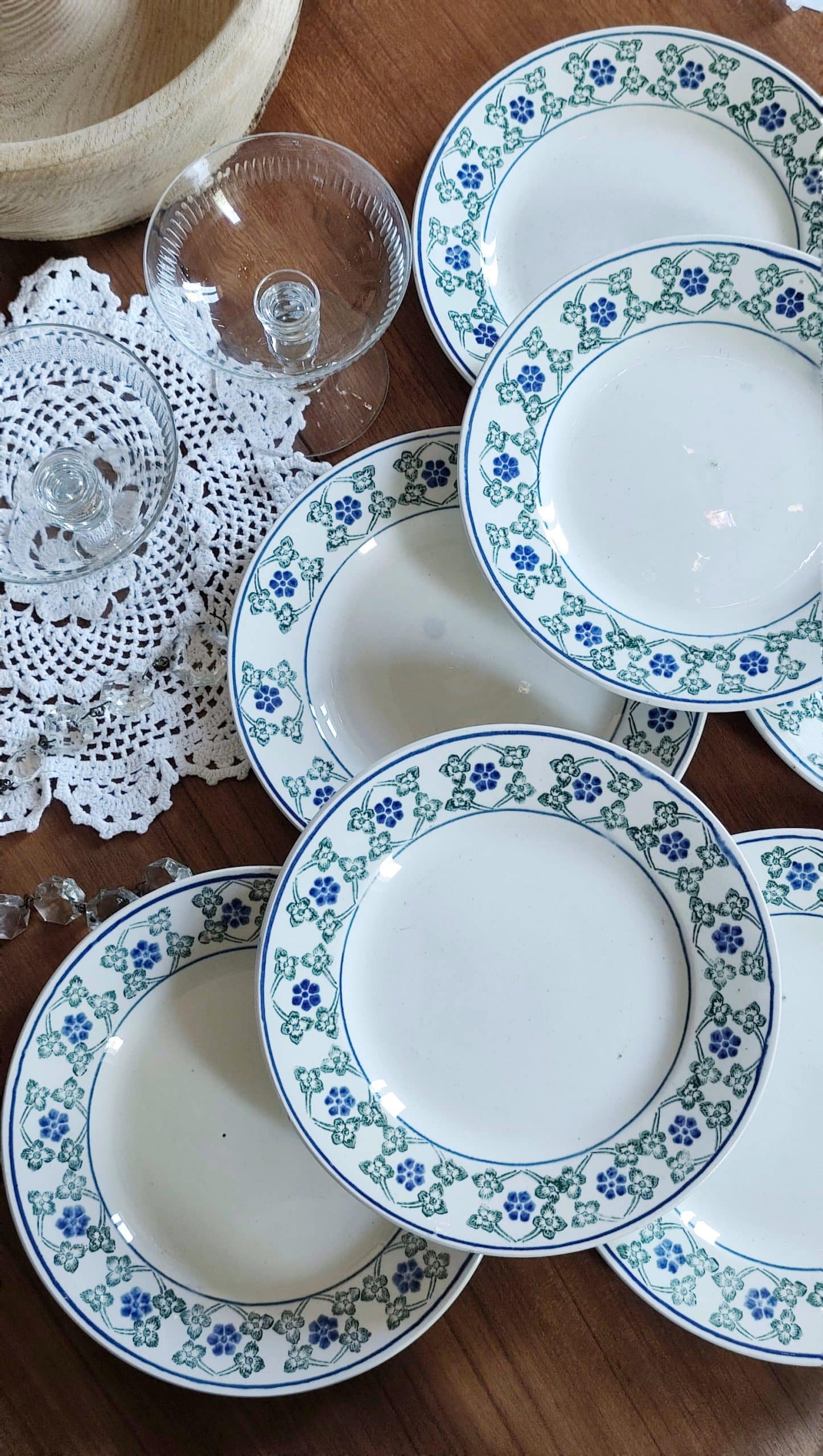Série de 7 assiettes à dessert vintage